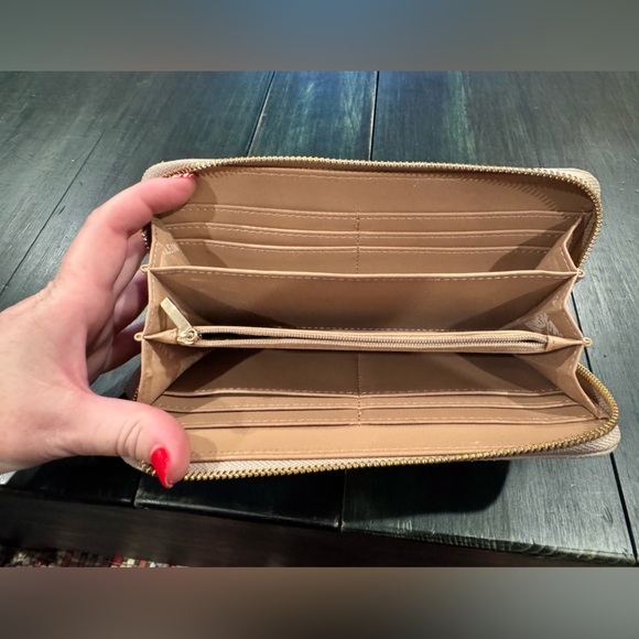 Anne Klein beige pebbled faux leather zip-around wallet gold-tone bow accent - Picture 7 of 9